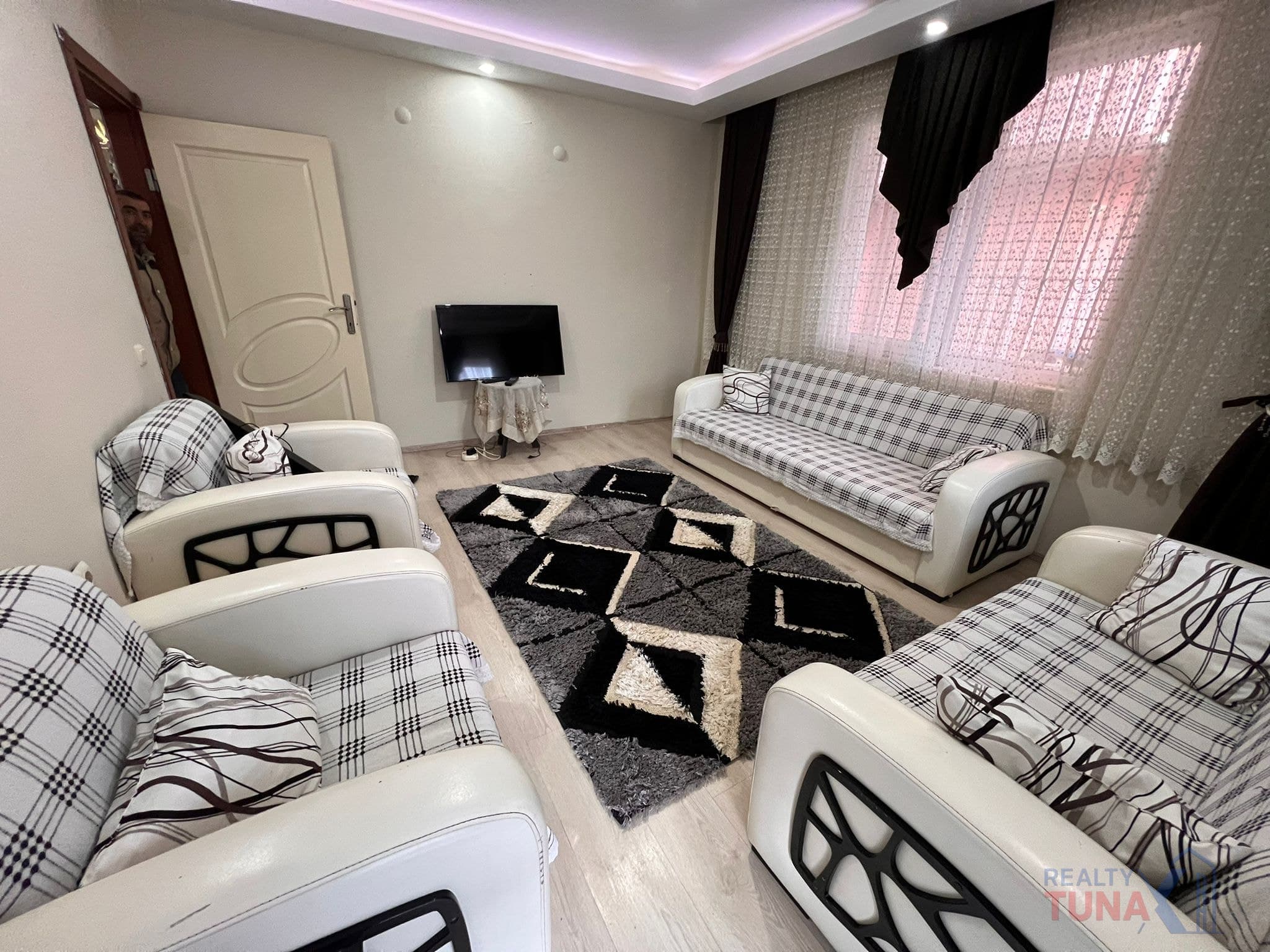 Muratpaşa Etiler’de Kiralık 3+1 FULL EŞYALI DAİRE
