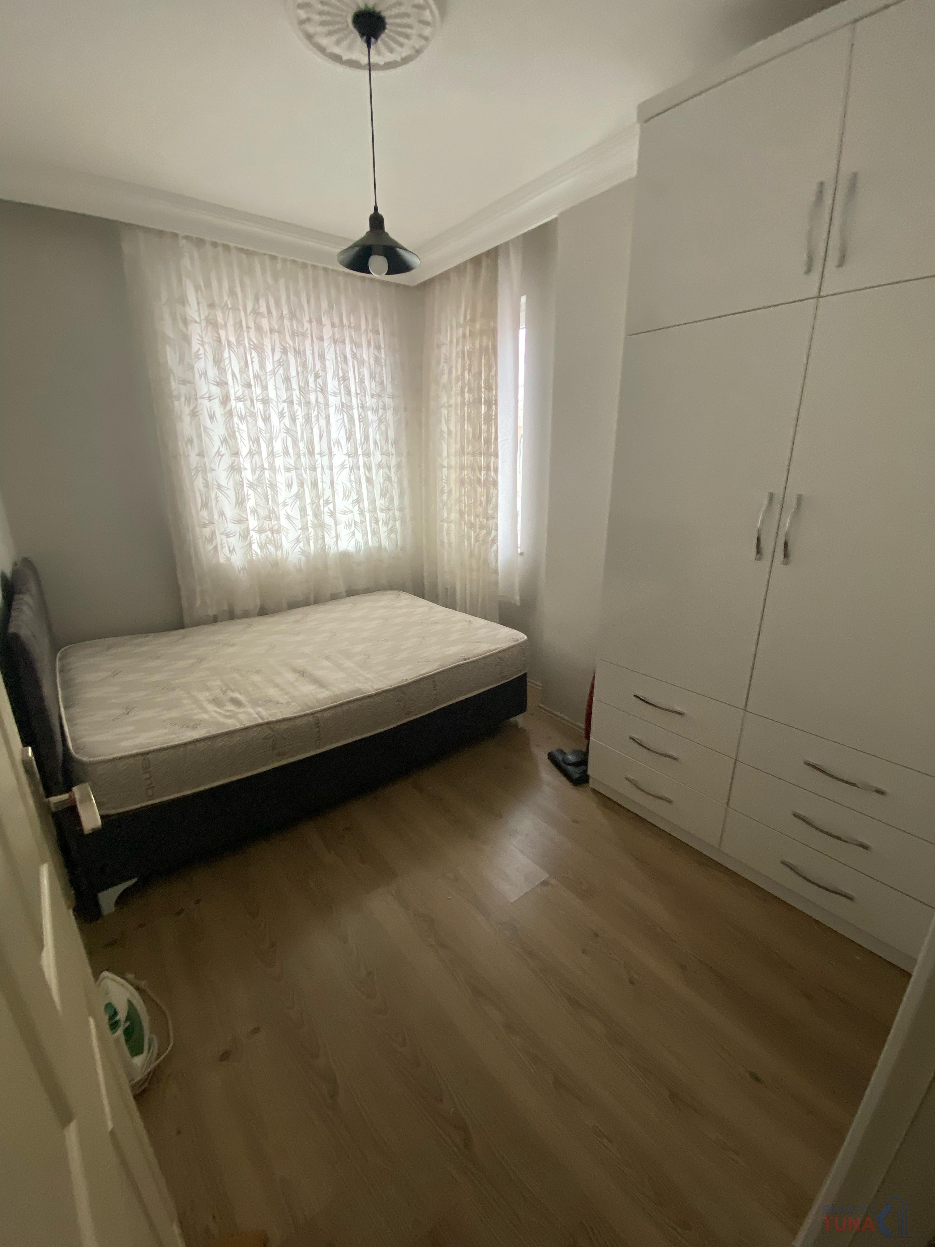 Teomanpaşa 2+1 arakat eşyalı satılık daire